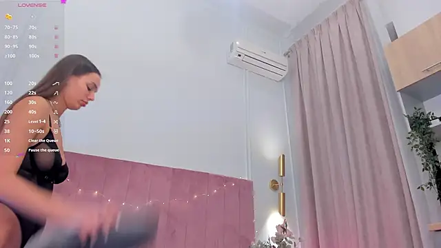 AprilWong online show from January 2025 12:20:02 PM