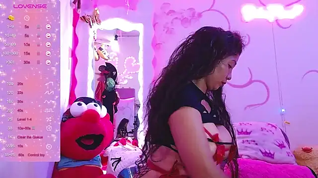 Snapshot of dainaflowers chatting on October 2025 05:28:02 AM dainaflowers online show from October 2025 05:28:02 AM