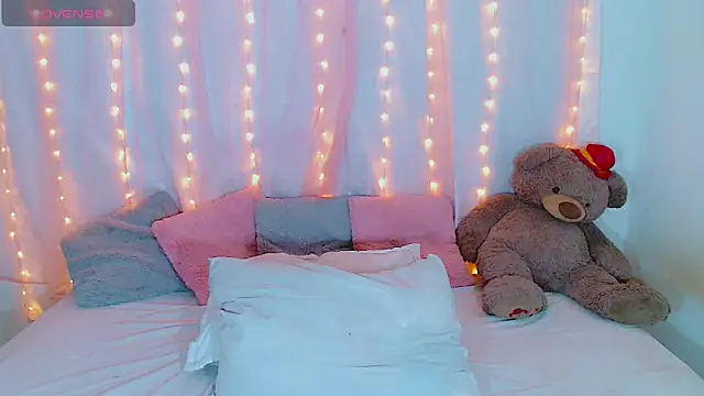 Snapshot of AlanaBekeer chatting on October 2025 09:12:02 PM AlanaBekeer online show from October 2025 09:12:02 PM