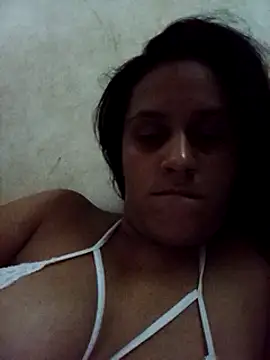 Snapshot of Andreita_95 chatting on March 2025 02:32:02 PM Andreita 95 online show from March 2025 02:32:02 PM