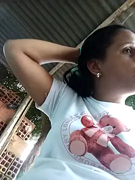 Snapshot of Andreita_95 chatting on September 2025 10:31:02 PM Andreita 95 online show from September 2025 10:31:02 PM