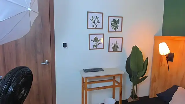 jacob-coper online show from September 2025 03:11:01 AM