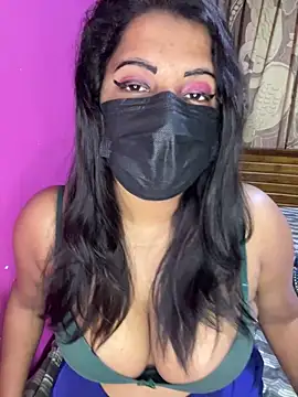 Snapshot of NOORA-GIRL chatting on November 2025 10:43:01 PM NOORA-GIRL online show from November 2025 10:43:01 PM