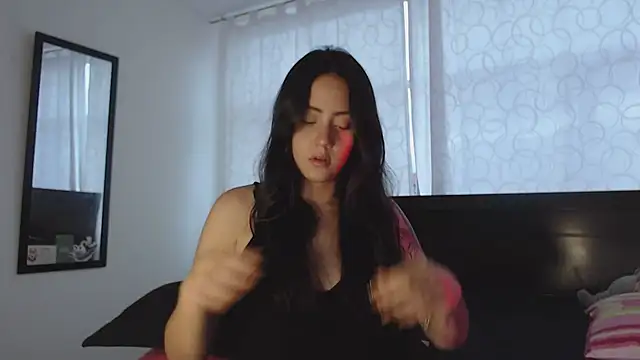 Snapshot of rebecca_collin chatting on December 2024 10:30:01 PM rebecca collin online show from December 2024 10:30:01 PM