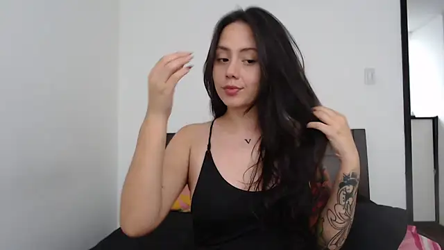 Snapshot of rebecca_collin chatting on November 2025 04:07:01 PM rebecca collin online show from November 2025 04:07:01 PM