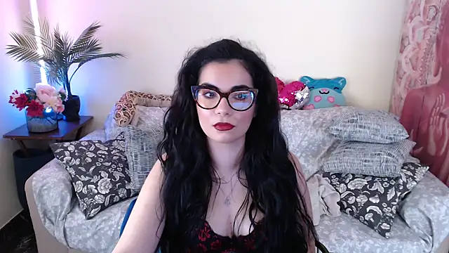 Saturnia Yvonne online show from October 2025 10:35:02 AM