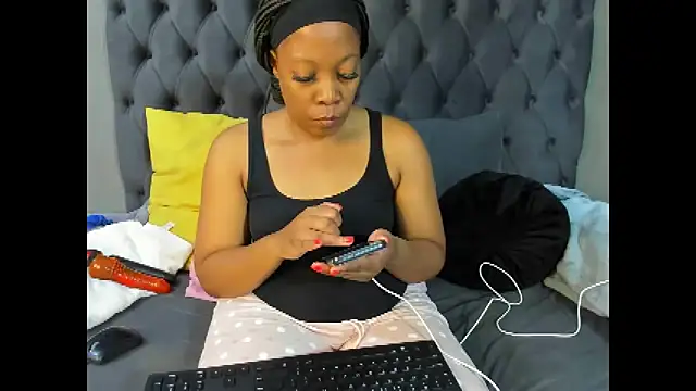 Snapshot of DIRTYTALKINQUEEN chatting on October 2025 08:22:01 AM DIRTYTALKINQUEEN online show from October 2025 08:22:01 AM