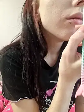 Snapshot of _Alice_0-0 chatting on October 2025 02:10:01 AM Alice 0-0 online show from October 2025 02:10:01 AM