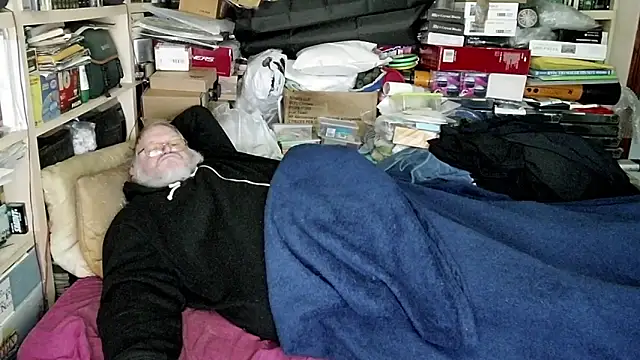 hadeszeuss2 online show from December 2024 04:40:01 PM