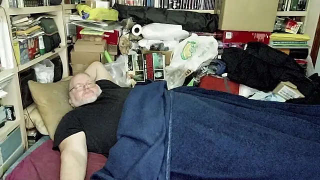 hadeszeuss2 online show from March 2025 05:50:01 PM