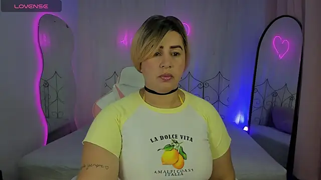 MIA PAMELA 09 online show from September 2025 02:40:02 PM