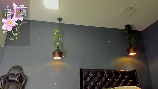 Hannah Miller   online show from November 2025 05:13:01 PM