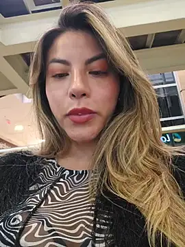 Karen San Miguel online show from October 2025 06:27:02 PM