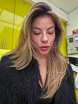 Karen San Miguel online show from October 2025 07:43:01 PM