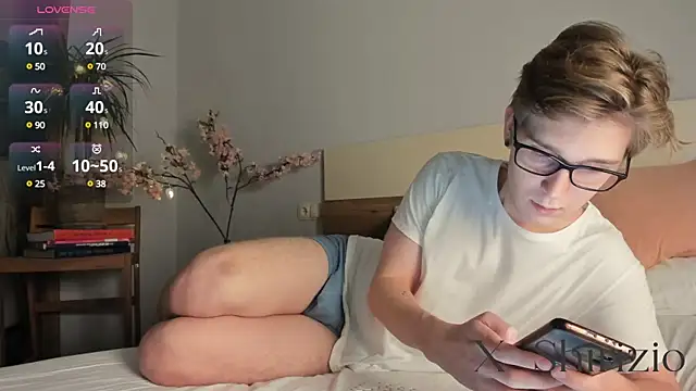 Snapshot of Shirizi chatting on December 2024 03:09:02 PM Shirizi online show from December 2024 03:09:02 PM