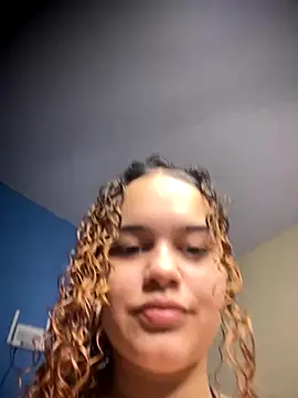 Snapshot of Lolacavalona chatting on September 2025 04:56:01 PM Lolacavalona online show from September 2025 04:56:01 PM