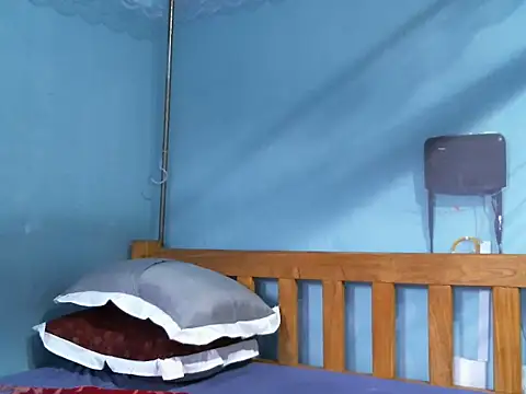 cocolicky online show from September 2025 01:49:01 PM