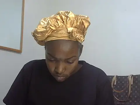 Snapshot of Sexy_racy_rebel_ chatting on November 2025 09:39:02 PM Sexy racy rebel online show from November 2025 09:39:02 PM