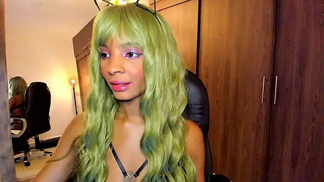 Snapshot of alikahouston4 chatting on October 2025 03:29:02 AM alikahouston4 online show from October 2025 03:29:02 AM