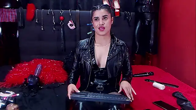 Hannamariana online show from February 2025 04:25:01 PM