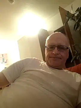 Snapshot of Milkasahne64 chatting on October 2025 05:44:02 PM Milkasahne64 online show from October 2025 05:44:02 PM