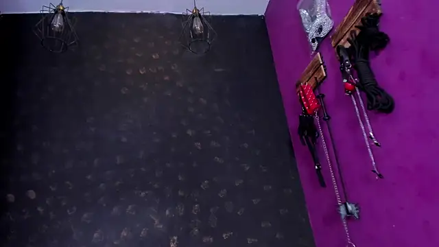 Alexa Slave online show from October 2025 07:21:01 PM