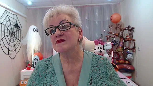 KayleSmoll online show from October 2025 07:48:02 PM