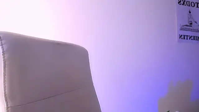 Snapshot of elektraa_sky11 chatting on February 2025 02:02:01 PM elektraa sky11 online show from February 2025 02:02:01 PM