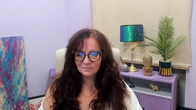 Alice xHeart online show from December 2024 05:48:01 AM