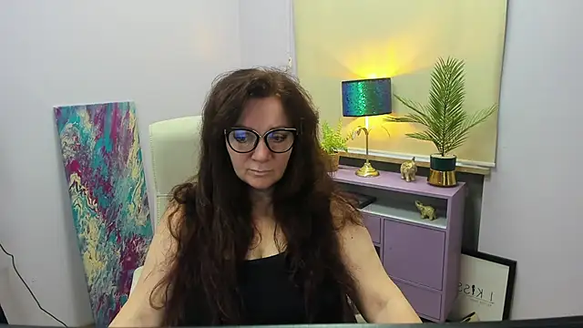 Alice xHeart online show from February 2025 08:57:01 AM