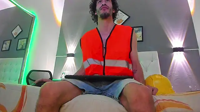 Elias Snow  online show from September 2025 12:06:01 PM