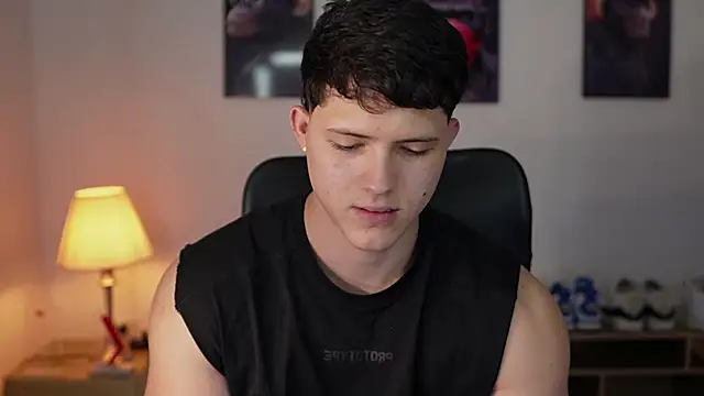 Snapshot of Hazzan_Velez chatting on October 2025 11:58:01 PM Hazzan Velez online show from October 2025 11:58:01 PM