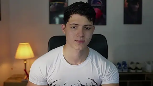 Snapshot of Hazzan_Velez chatting on October 2025 10:33:02 PM Hazzan Velez online show from October 2025 10:33:02 PM