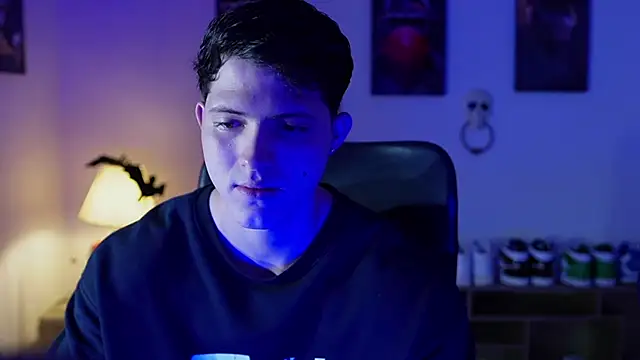 Snapshot of Hazzan_Velez chatting on November 2025 12:32:01 AM Hazzan Velez online show from November 2025 12:32:01 AM