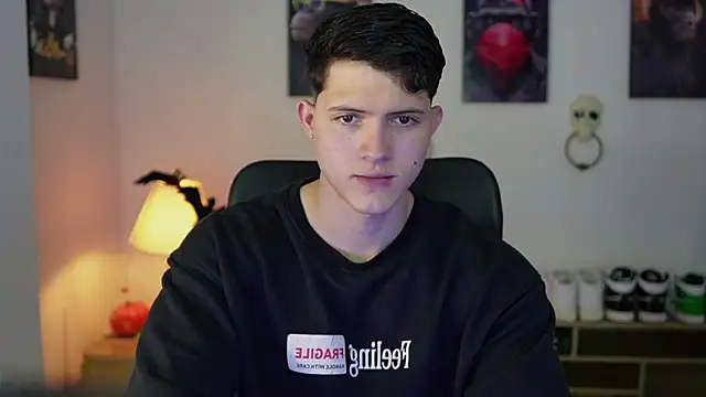 Snapshot of Hazzan_Velez chatting on November 2025 01:16:01 AM Hazzan Velez online show from November 2025 01:16:01 AM