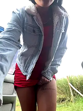 NAUGHTY LITTLE 18 online show from November 2025 10:32:02 PM