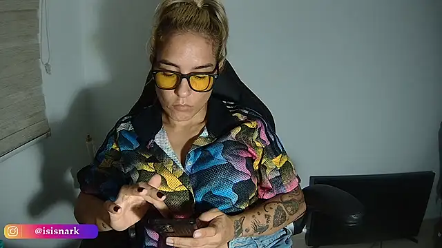 Snapshot of Isis69_ chatting on November 2025 11:49:02 PM Isis69 online show from November 2025 11:49:02 PM