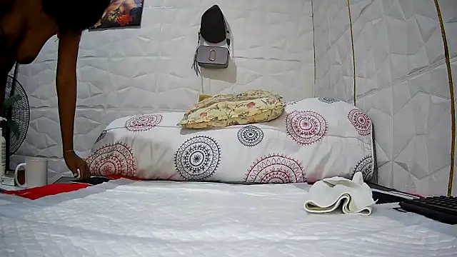 Mendoza Amaranata online show from October 2025 04:19:02 AM