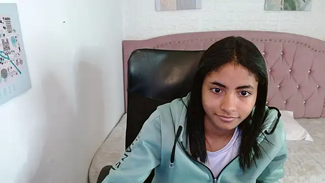 shaneelle online show from October 2025 03:02:02 AM