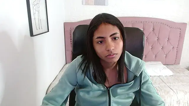 shaneelle online show from October 2025 03:17:01 AM