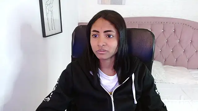 shaneelle online show from November 2025 03:08:02 AM