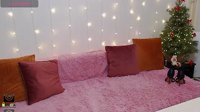 Snapshot of Ariana_Addams2 chatting on January 2025 08:42:01 PM Ariana Addams2 online show from January 2025 08:42:01 PM