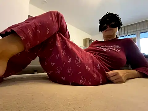 Snapshot of Marilou1983 chatting on October 2025 06:23:01 AM Marilou1983 online show from October 2025 06:23:01 AM