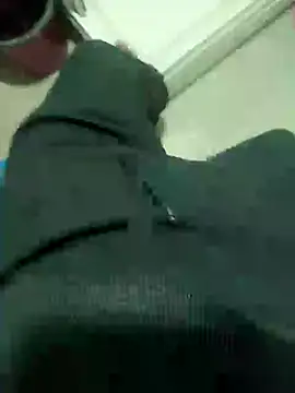 Snapshot of ekimeskim1 chatting on December 2024 01:14:01 AM ekimeskim1 online show from December 2024 01:14:01 AM