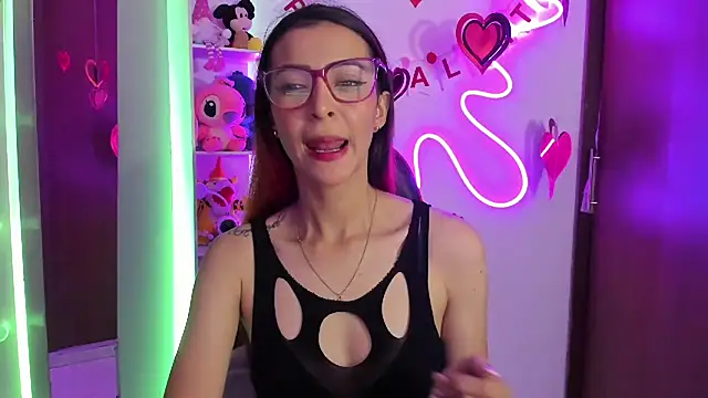 Snapshot of Amaranta_e chatting on September 2025 12:03:02 AM Amaranta e online show from September 2025 12:03:02 AM