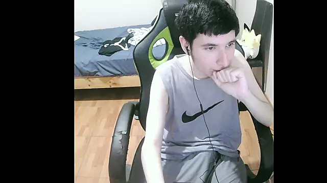 Snapshot of Twink_martinboy chatting on January 2025 06:14:02 AM Twink martinboy online show from January 2025 06:14:02 AM