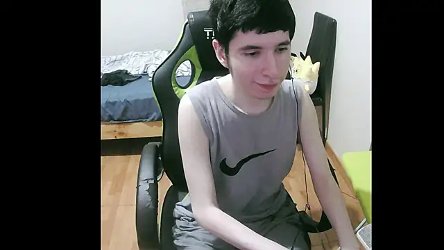 Snapshot of Twink_martinboy chatting on January 2025 01:11:01 AM Twink martinboy online show from January 2025 01:11:01 AM