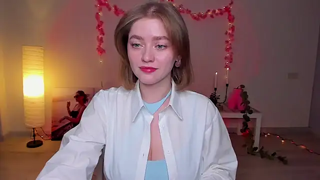 AidaPerry online show from January 2025 07:27:01 PM