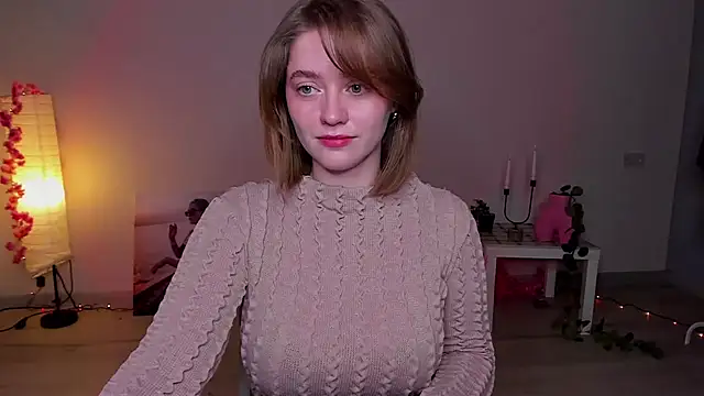 AidaPerry online show from February 2025 07:18:02 PM