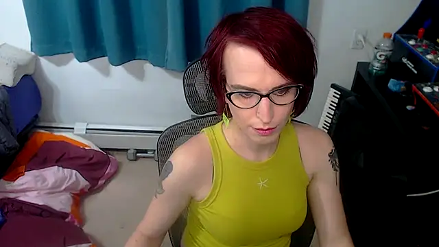 Snapshot of RyffBurnz chatting on October 2025 04:29:02 PM RyffBurnz online show from October 2025 04:29:02 PM